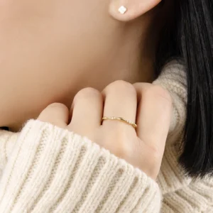 Gold Crystal Leaf Ring Ringjoys Zelvane Orlisse Openwork Band 2 - Ringjoys