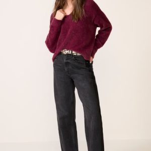 Burgundy Toursouvenirsmerch Veloura Soft Knit Sweater Relaxed Long Sleeve Cozy Casual Pullover Design